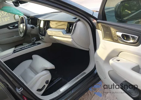 2019 Volvo Xc60 T5 Momentum из США, поврежденный, VIN LYV102RK7KB187067